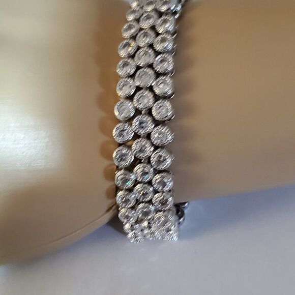 GLAMOURESQ, NEW,10.57CTW HIGH-END WHITE SAPPHIRE, 14K WHITE GOLD BRACELET - Picture 5 of 5
